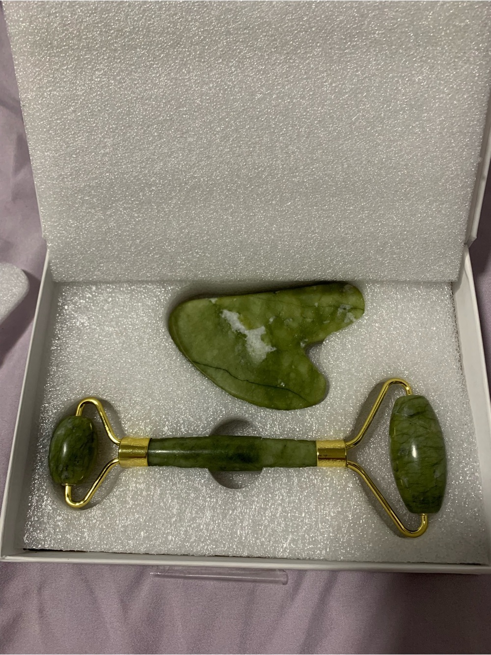 NWOT Green Jade Facial Roller and Gua Sha Set